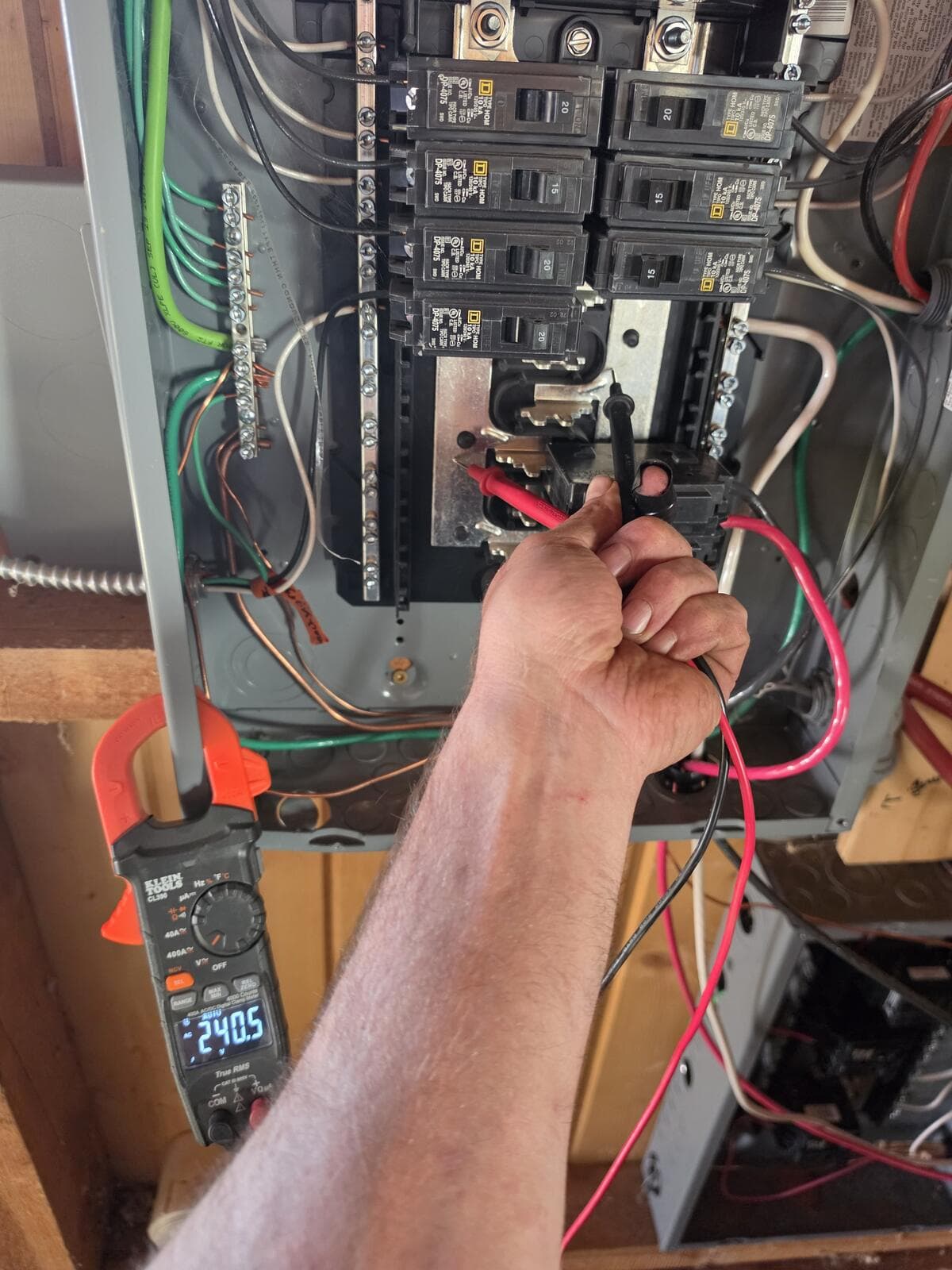 Clamp meter reading 240.5 volts in the house panel